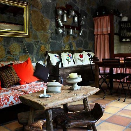 Casa Mary Lola Guest House Tinor Exterior photo