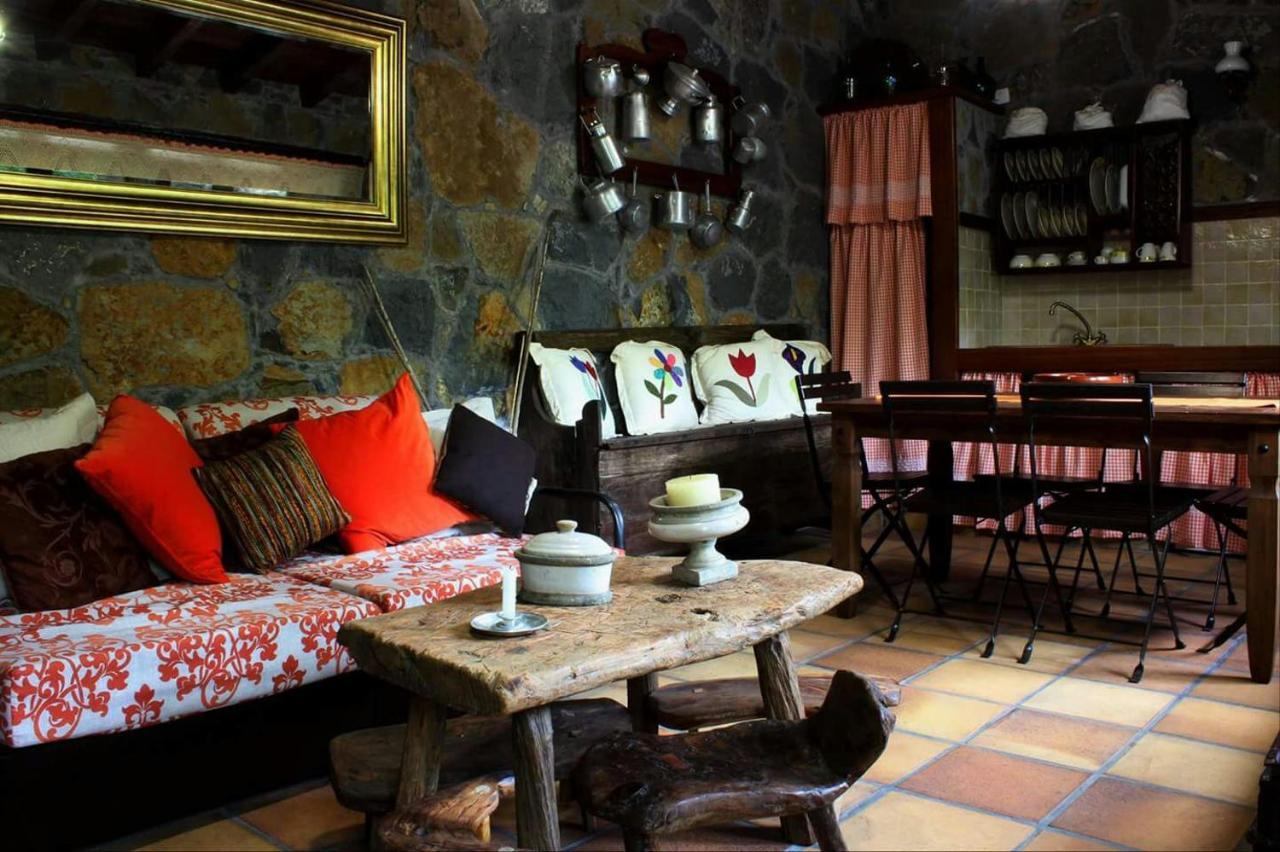 Casa Mary Lola Guest House Tinor Exterior photo
