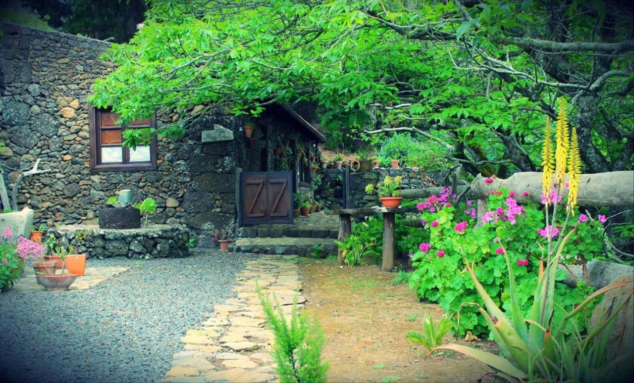 Casa Mary Lola Guest House Tinor Exterior photo